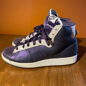 NIKE Women's purple RECOGNITION sneakers